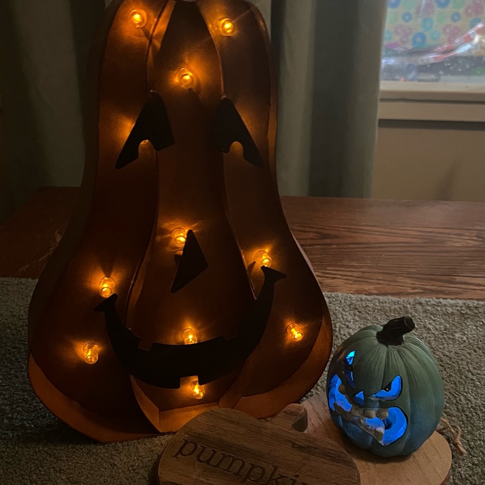 NWT Lg Light-Up Pumpkin Halloween Decor plus Vintage Sm lite up Pumpkin